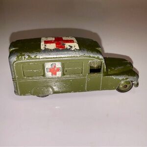 Vintage Dinky Toys #253 Daimter Army Ambulance Red Cross Medic Truck Meccano